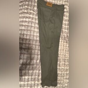 Izod Men's Khaki Green Pants